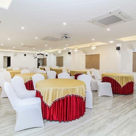 Capital O 40833 Maharaja Hotel & Restaurant Kashipur Bagian luar foto