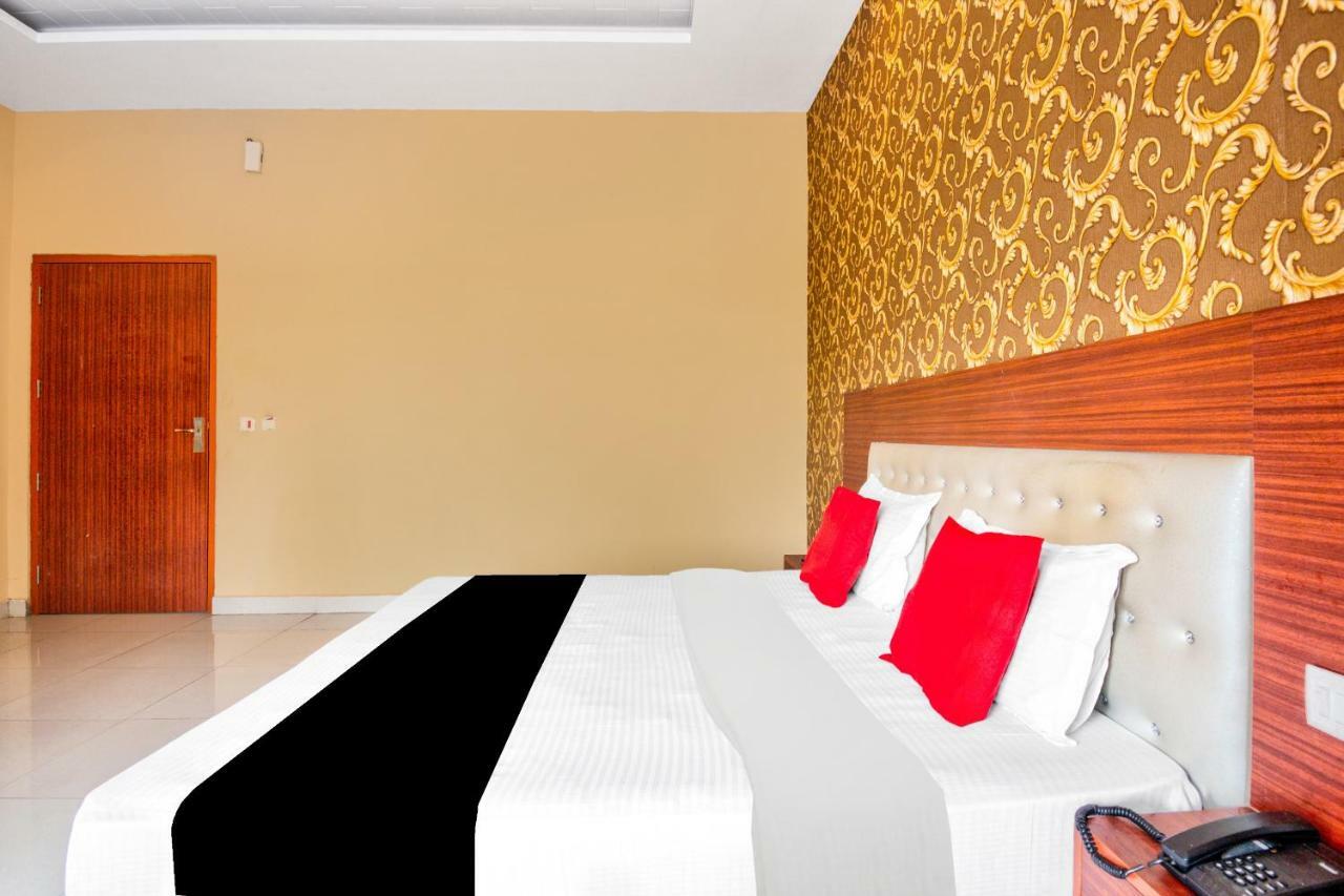 Capital O 40833 Maharaja Hotel & Restaurant Kashipur Bagian luar foto