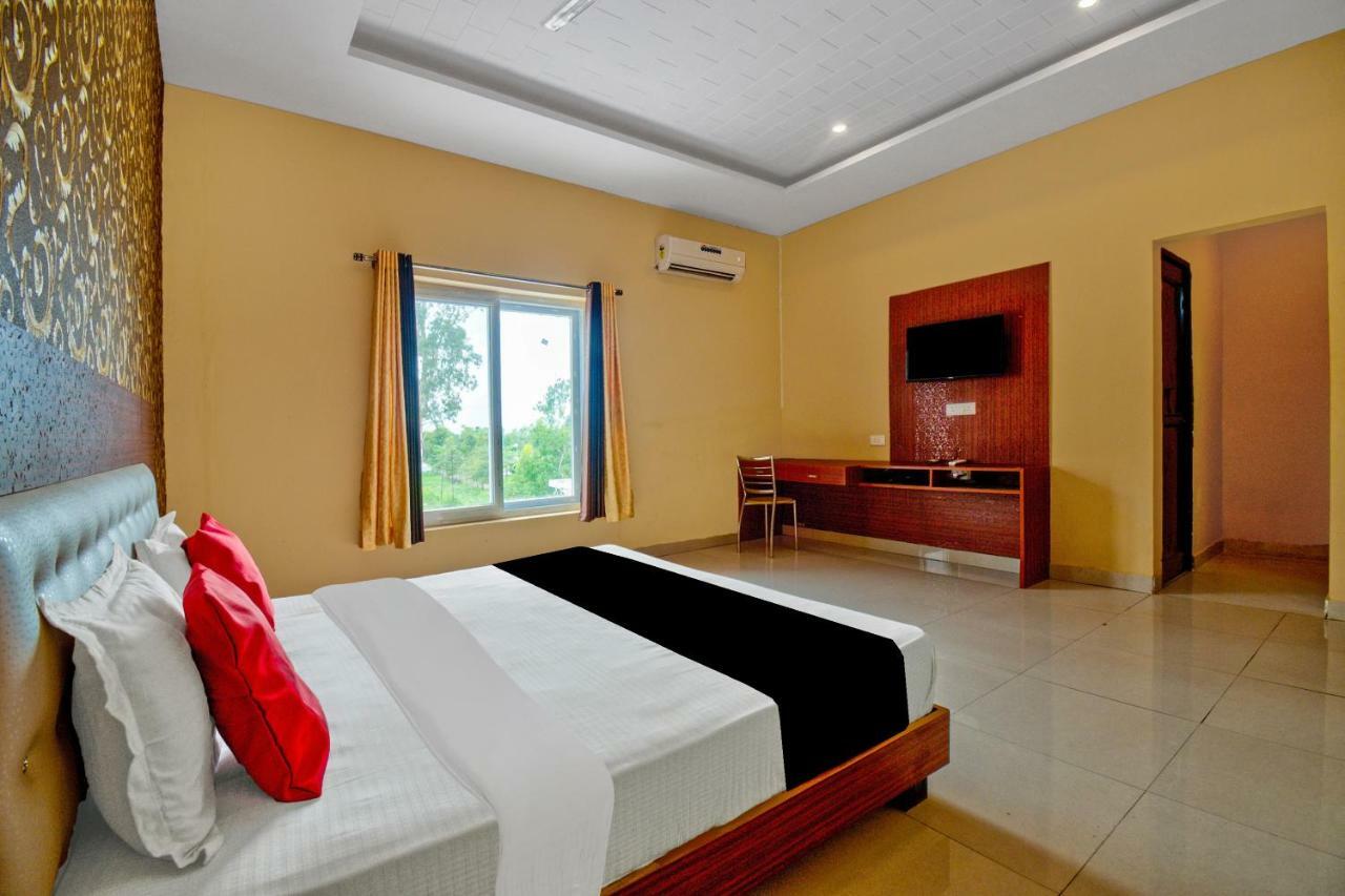 Capital O 40833 Maharaja Hotel & Restaurant Kashipur Bagian luar foto