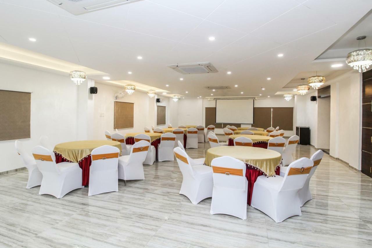 Capital O 40833 Maharaja Hotel & Restaurant Kashipur Bagian luar foto