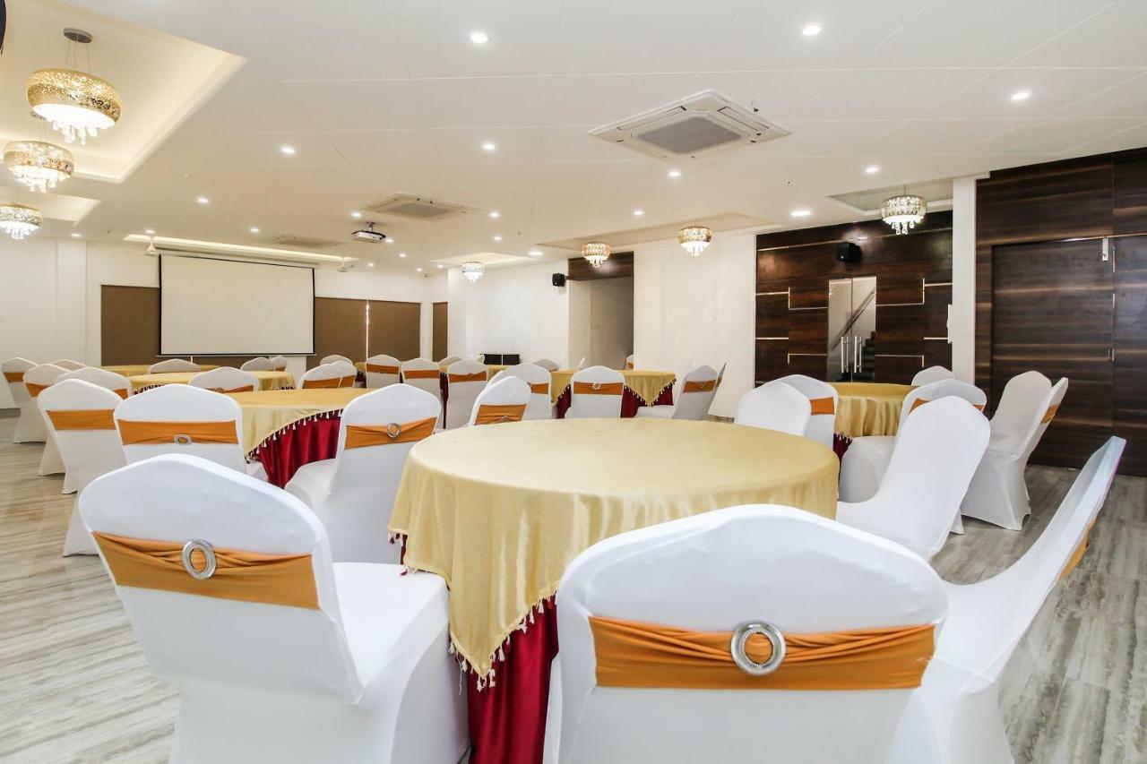 Capital O 40833 Maharaja Hotel & Restaurant Kashipur Bagian luar foto