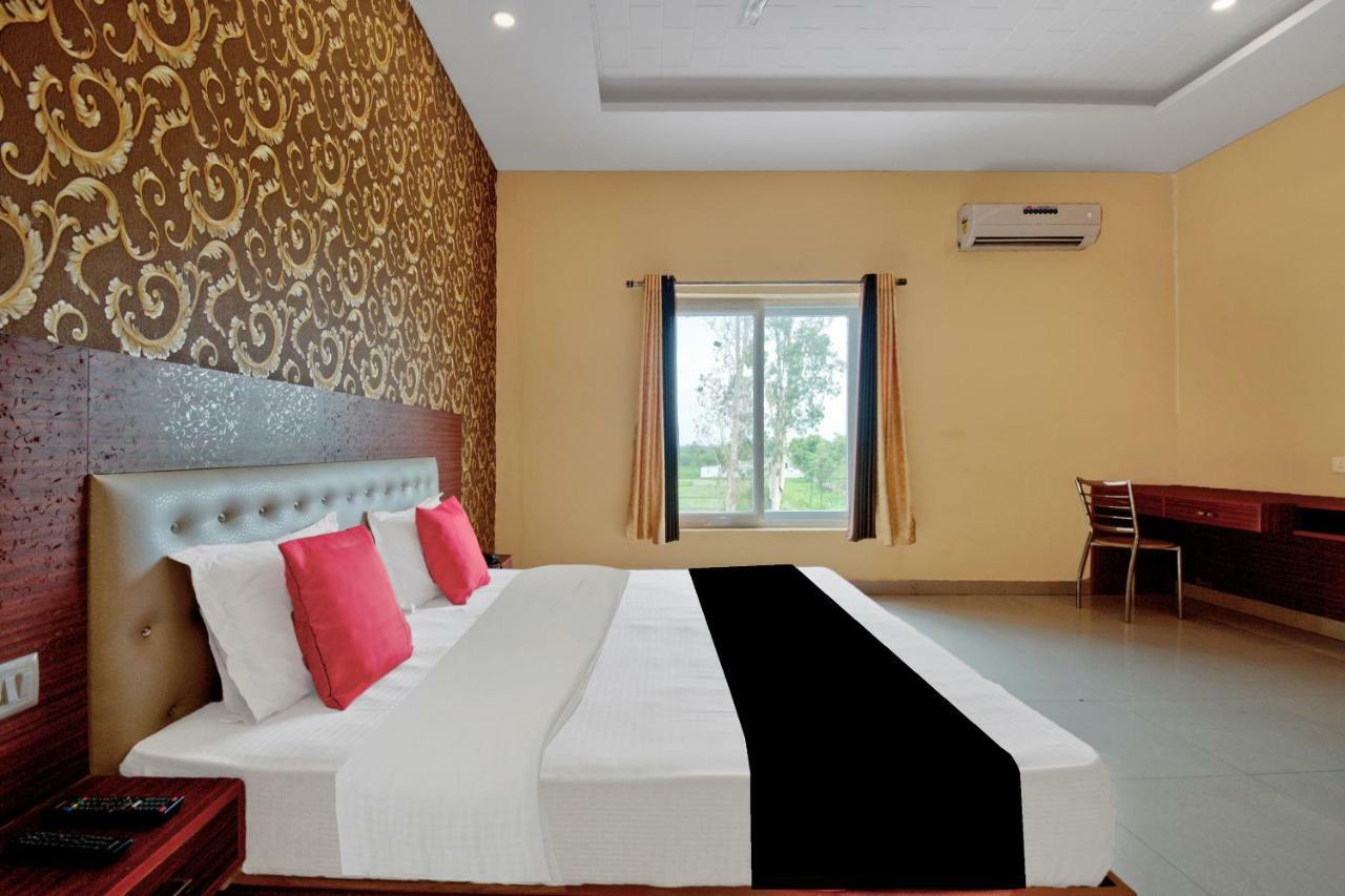 Capital O 40833 Maharaja Hotel & Restaurant Kashipur Bagian luar foto