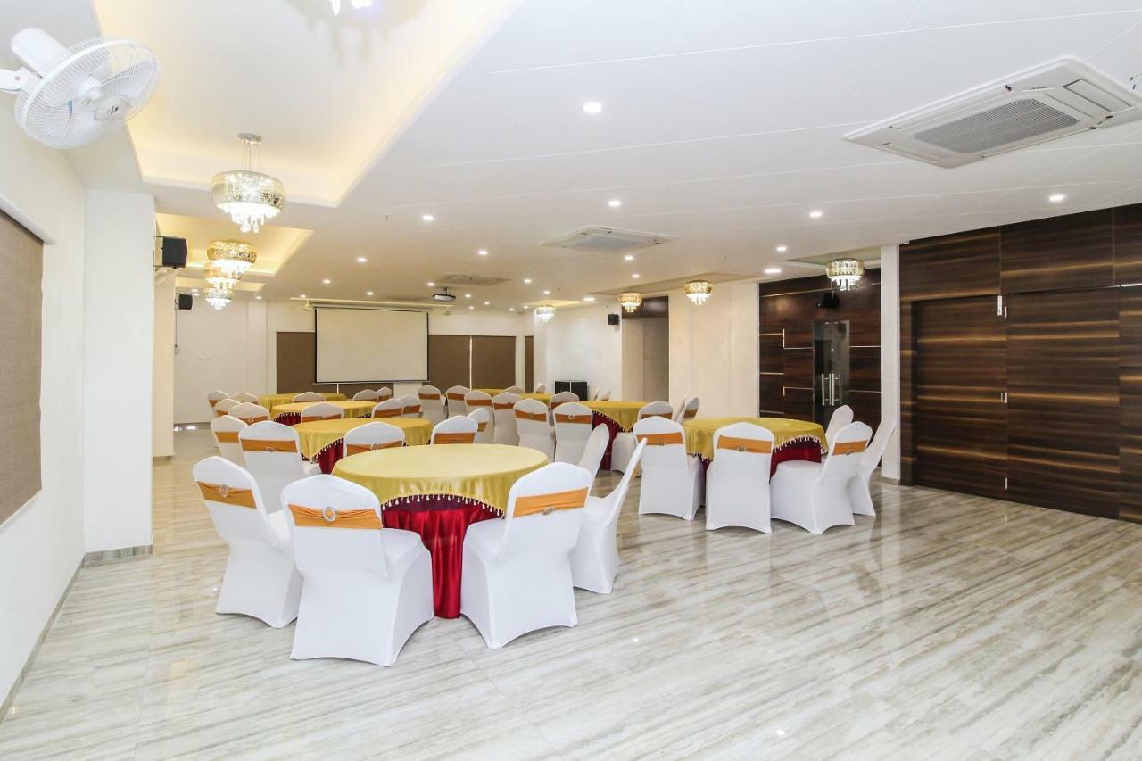 Capital O 40833 Maharaja Hotel & Restaurant Kashipur Bagian luar foto