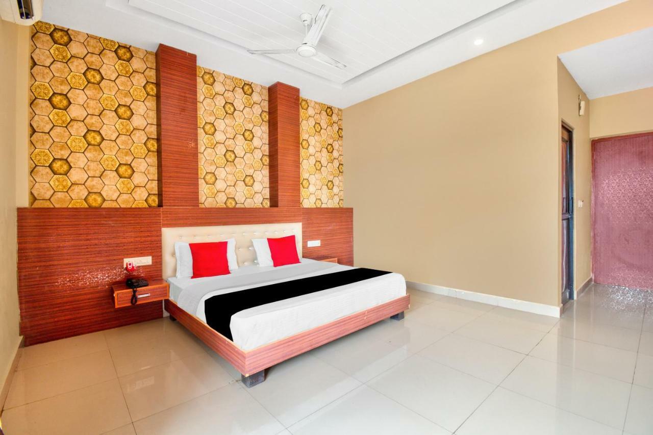 Capital O 40833 Maharaja Hotel & Restaurant Kashipur Bagian luar foto